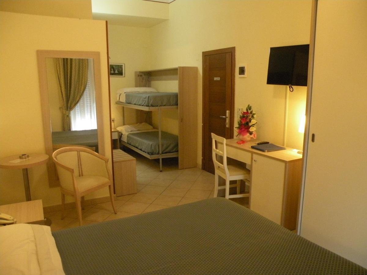Hotel Parrini Follonica Exterior photo